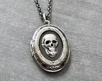 Silver Skull Locket Necklace Day of the Dead Dia de los Muertos Gothic Oval Locket Unisex Skull Gift Punk Rocker Goth Jewelry Creepy Gift
