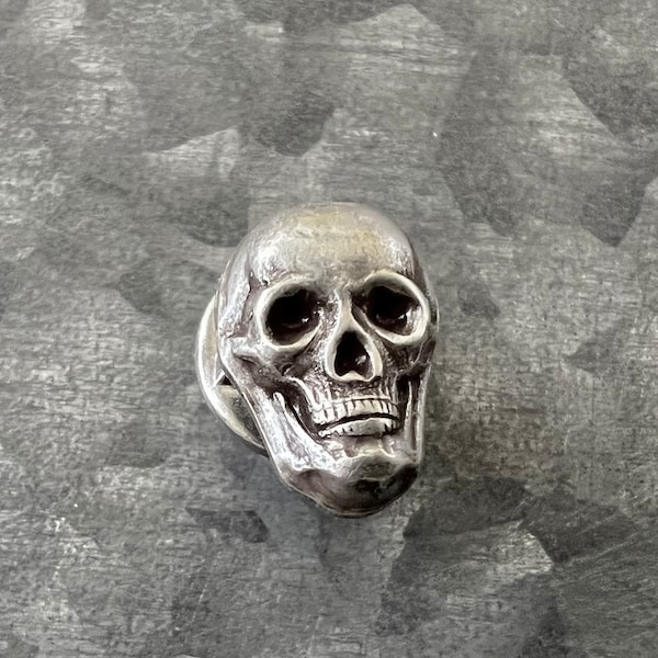 Silver Skull Tie Tack Skull Lapel Pin Brooch Unisex Pin Spooky Human Bones Scary Halloween Pin Men's Tie Tack Creepy Cosplay Costume