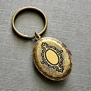 Locket Key Ring Bird Locket Key Chain Keychain Gift Floral Locket Nature Inspired Vintage Style House Key Holder Antique Brass Car Key Ring image 4