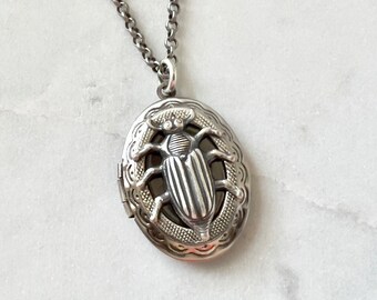 Oval Beetle Locket Necklace Silver Insect Gothic Creepy Bug Men's Locket Entomologist Gift Scarab Jewelry Unisex Photo Locket Vintage Style
