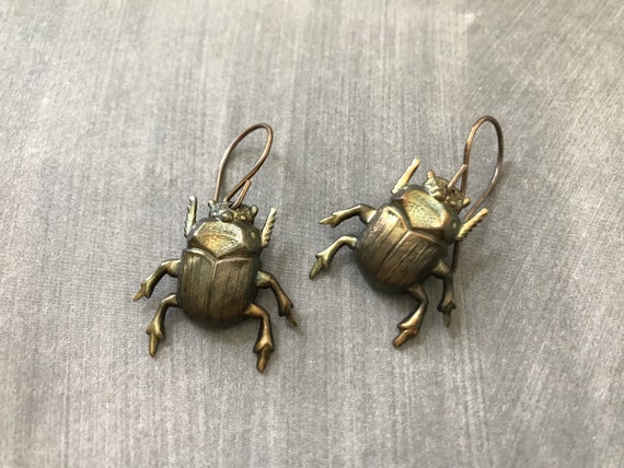 Japanese Patinated Bronze Rhinoceros Beetle with Opening Back Japanese Patinated Bronze Rhinoceros Beetle with Opening Back