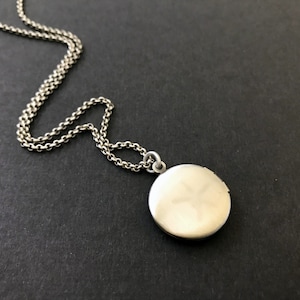 Petit médaillon étoile de la lune Médaillon céleste ARGENT ANTIQUE Collier lune lunaire cadeau de demoiselle d'honneur Médaillon pour homme unisexe cadeau meilleur ami Médaillon photo image 7