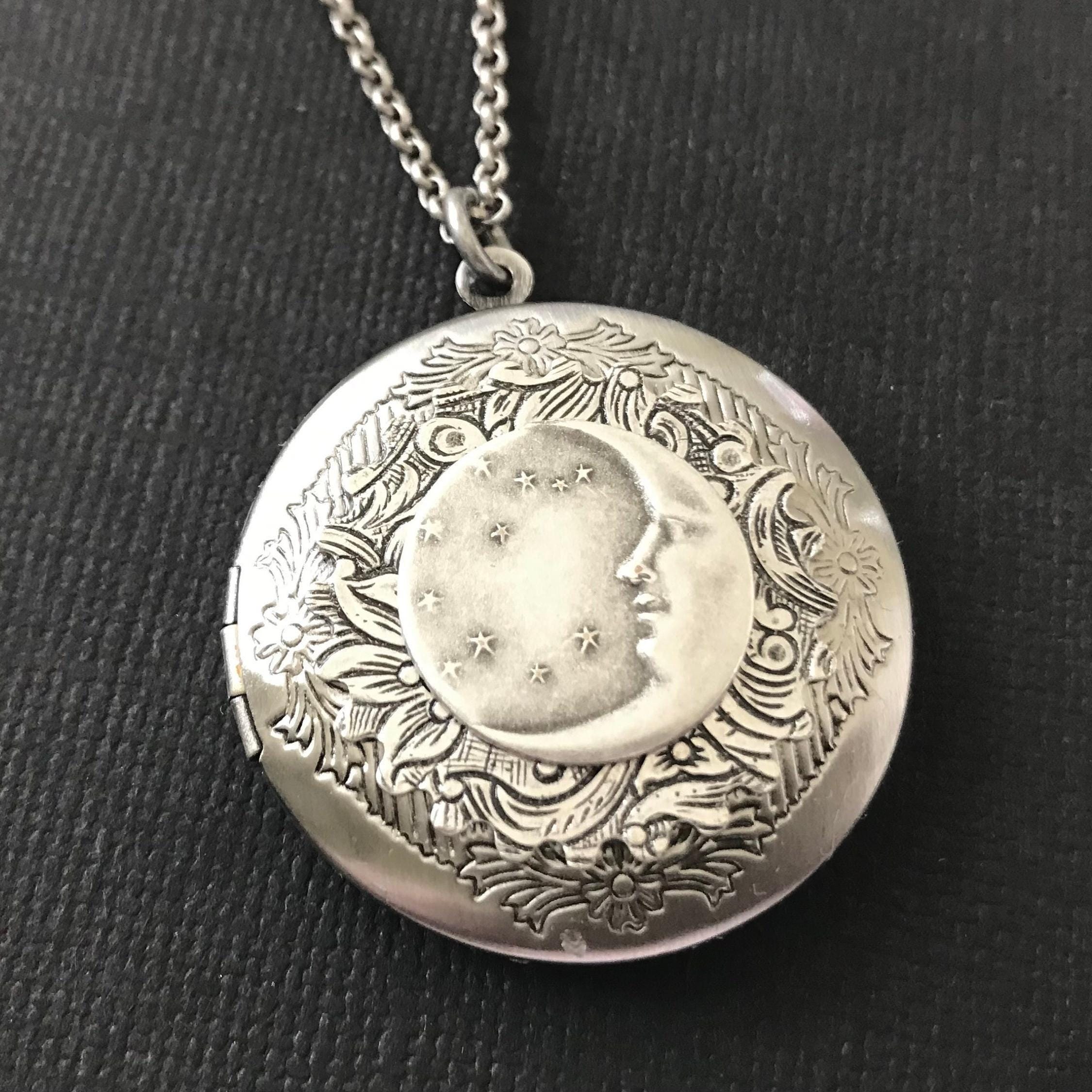 Celestial Floral Locket Necklace: Vintage Style Moon Stars Pendant