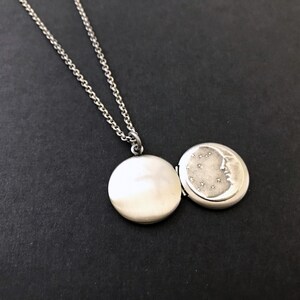 Petit médaillon étoile de la lune Médaillon céleste ARGENT ANTIQUE Collier lune lunaire cadeau de demoiselle d'honneur Médaillon pour homme unisexe cadeau meilleur ami Médaillon photo image 5