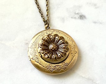 Daisy DOUBLE Locket Necklace Vintage Style Botanical 4 Photo Round Locket Garden Flower Nature Jewelry Antique Brass Friendship Gift