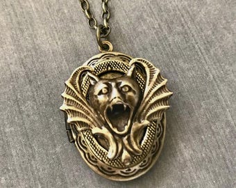 Vampire Bat Locket Gargoyle Gothic Jewelry Men's Goth Locket Creepy Bat Gift Antique Brass Vintage Style Scary Halloween Costume Spooky Bat