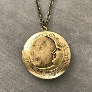 Celestial Locket Quarter Moon Stars Man in the Moon Unisex Jewelry Men's Locket Antique Brass Floral Necklace Bridesmaid Gifts Photo Locket