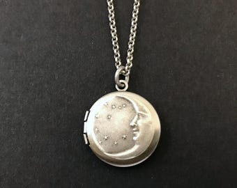 Small Moon Star Locket Celestial Locket ANTIQUE SILVER Lunar Moon Necklace Bridesmaid Gift Unisex Men&#39;s Locket Best Friend Gift Photo Locket