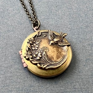 Vintage Bird Locket Floral Necklace Raw Brass Hidden Locket Unisex Bird Lover Gift Woodland Bird Antique Brass Garden Gift Family Photos