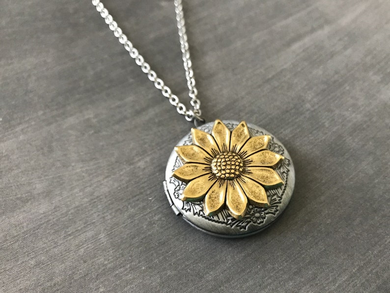 Gold Sunflower Locket Vintage Style Garden Wedding Bridesmaid Gift Boho Necklace Woodland Locket Keepsake Locket Bohemian Jewelry Brass 