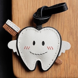 Tooth Doll Schlüsselanhänger Schultasche Anhänger Individuelle Anpassung Pure Handmade Car Schlüsselanhänger Taschenanhänger Handmade Leather Crafts