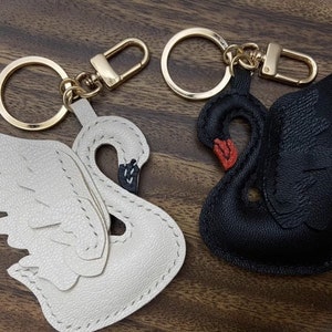 Personnalisation du pendentif cygne, pur porte-clés de voiture fait main, pendentif de sac, artisanat en cuir fait main