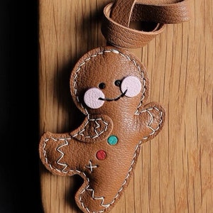 Pendentif porte-clés bonhomme en pain d'épice personnalisation porte-clés de voiture fait main pur sac pendentif artisanat en cuir fait main