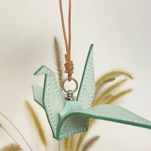 Pendentif grue en papier, personnalisation, porte-clés de voiture fait main, pendentif de sac, artisanat en cuir fait main