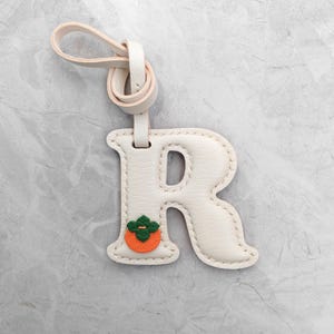 Pendentif en cuir avec inscription kaki, pendentif porte-clés, personnalisation, porte-clés de voiture fait main, pendentif de sac, artisanat en cuir fait main