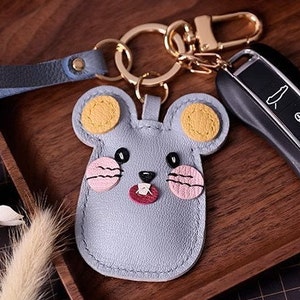 Porte-clés souris, cartable, pendentif, personnalisation, pur fait main, voiture, porte-clés, sac, pendentif, artisanat en cuir, fait main