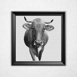 Schema per punto croce di una mucca monocromatica - Design bitmap in bianco e nero (PDF scaricabile immediatamente)