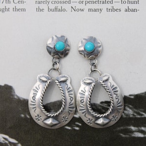 Navajo Handmade Sterling Silver Kingman Turquoise Horse Shoe Earrings