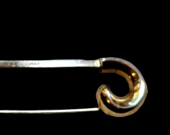 Vintage  Curly Que Brooch, Safety Pin Style