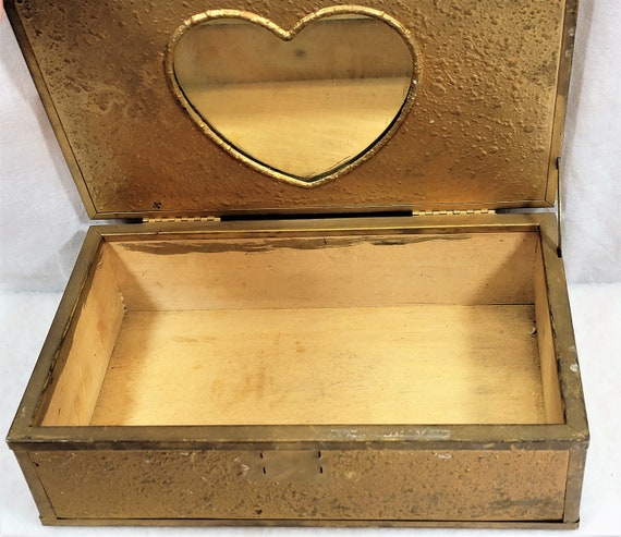 Vintage Metal and Wood Jewelry Box in Nubby Gold … - image 7