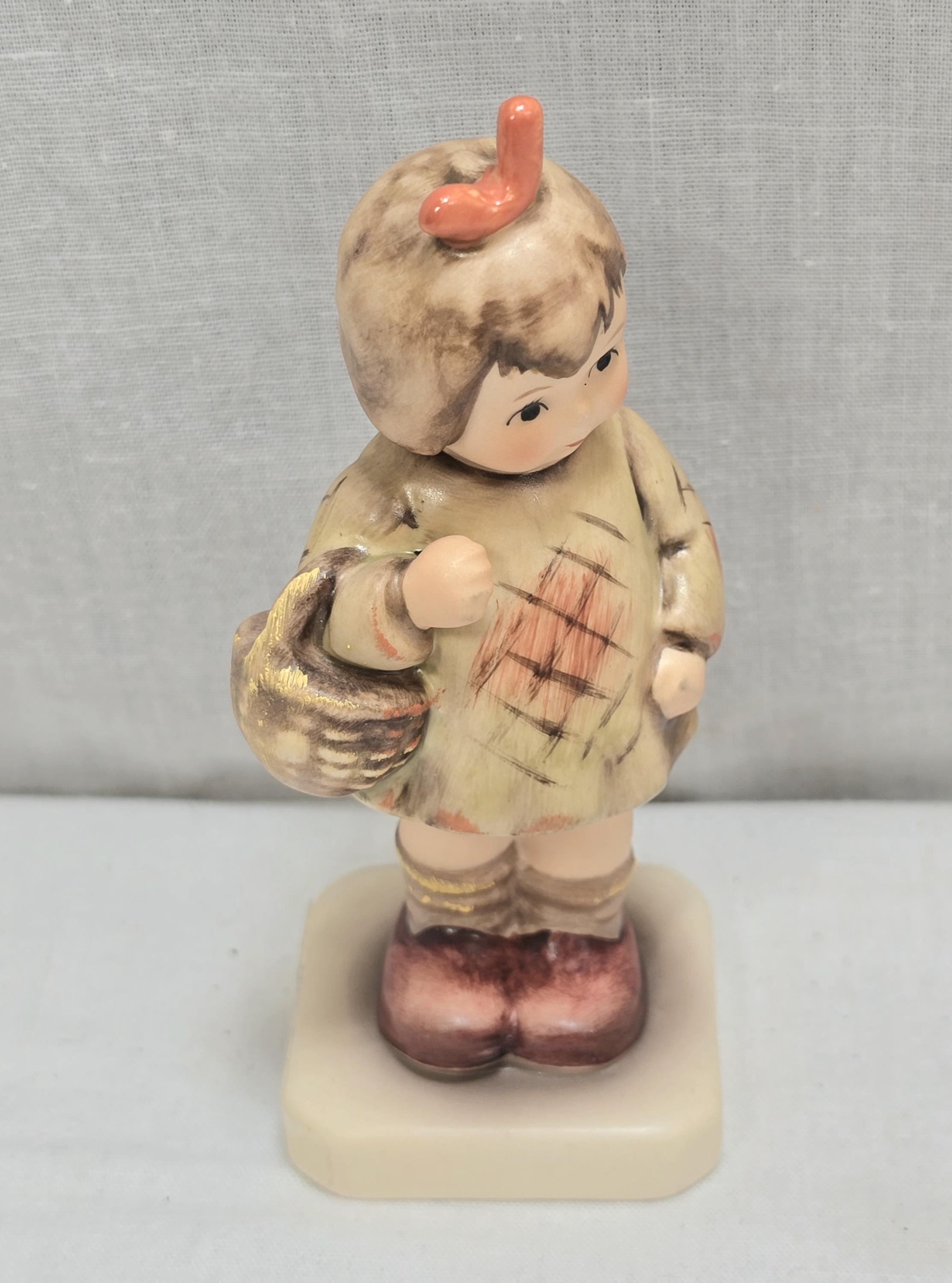 MI フンメル フィギュア：ゲーベル TMK-7 ドイツ製、バスケットを持っ