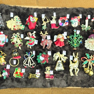 Broche Vintage Rare - Caniche De Noël (Poodle) - Bijou Ancien Occasion