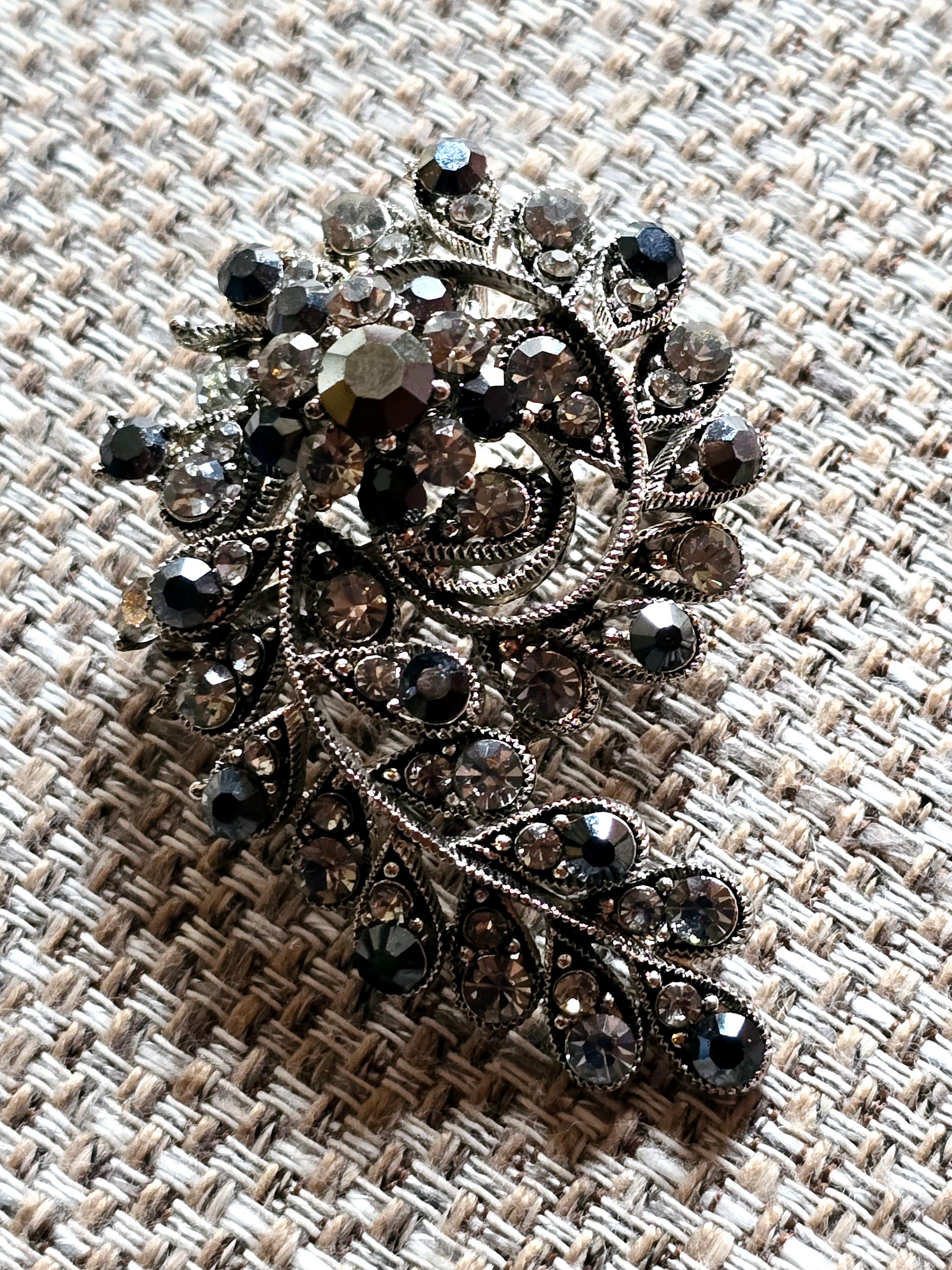 Dauplaise Brooch - Etsy Canada