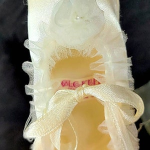 FINAL SALE Vintage Glo-Krit Baby Satin and Lace Crib Shoes, White in Original Box, Made in Japan