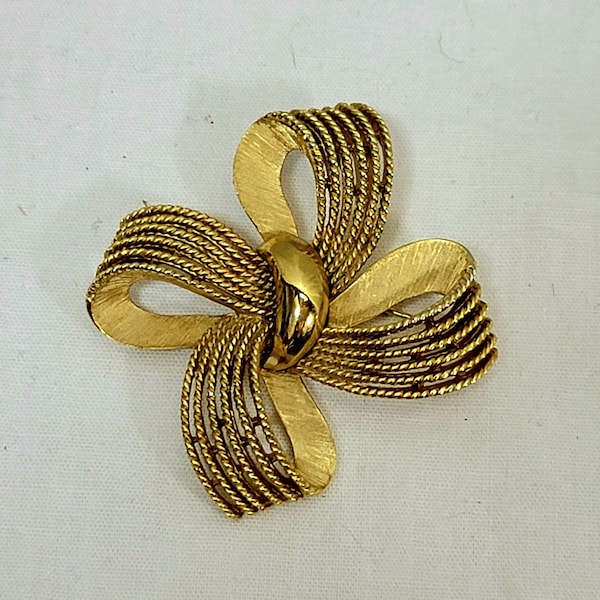 Vintage Crown Trifari Bow Shaped Brooch