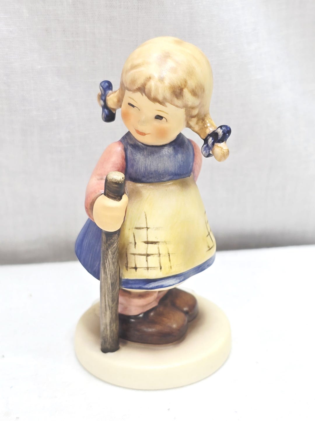 Hummel Goebel Figurine 