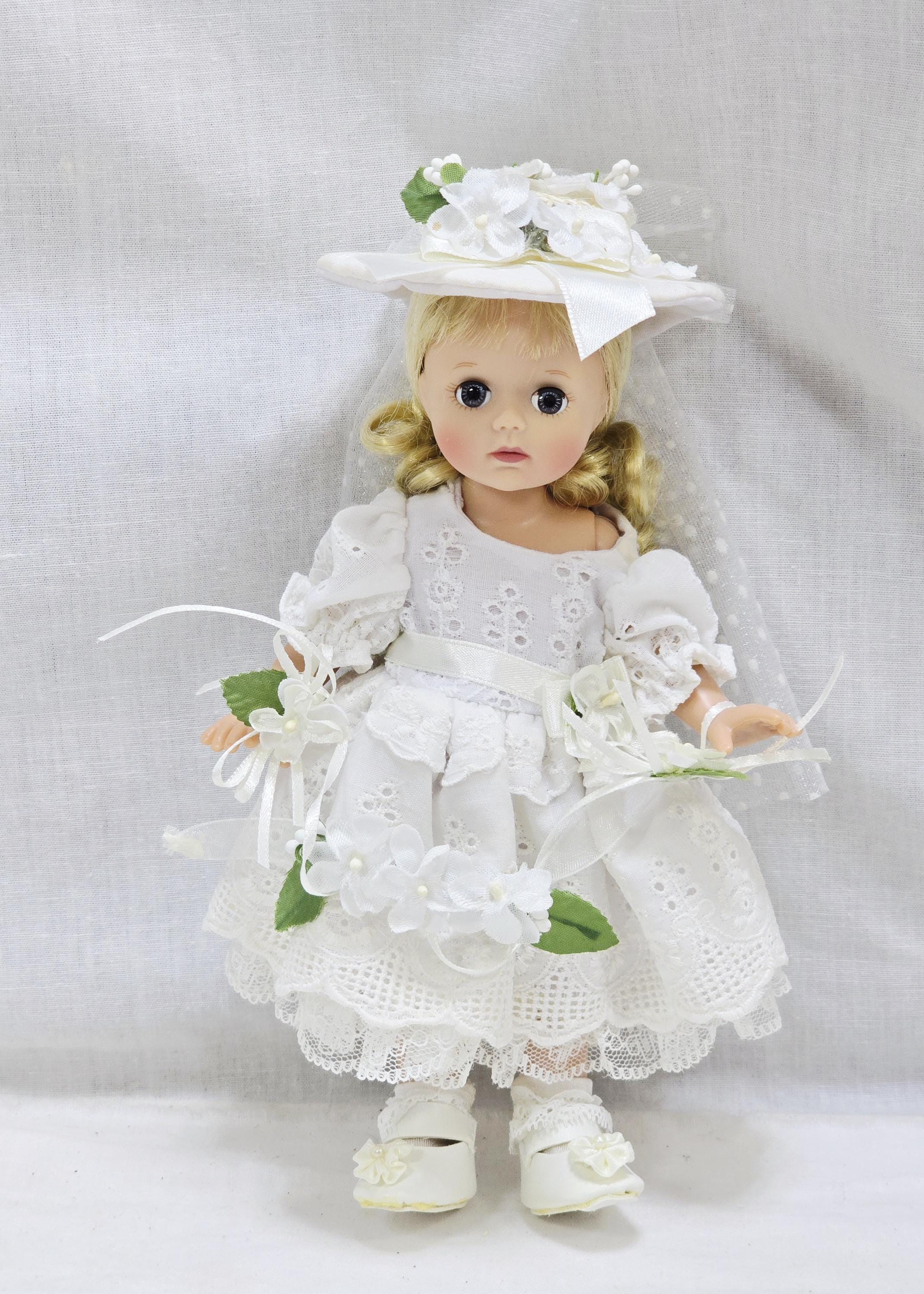 Susan Wakeen スーザン・ウェイキン　白雪姫人形　 White Vintage Susan Wakeen Vinyl Doll: Sunday's Child, White Dress - Etsy
