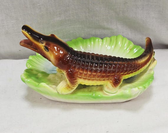 vintage Souvenirアメリカ製 置物 Vintage Souvenir Alligator Ashtray/trinket Dish by SUN, Made in