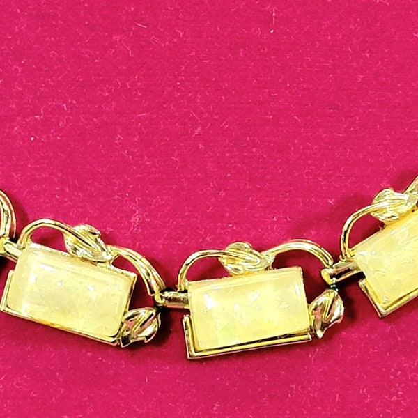 Retro Lucite Confetti Necklace, Yellow with Gold Flecks on Gold Tone, Coro?