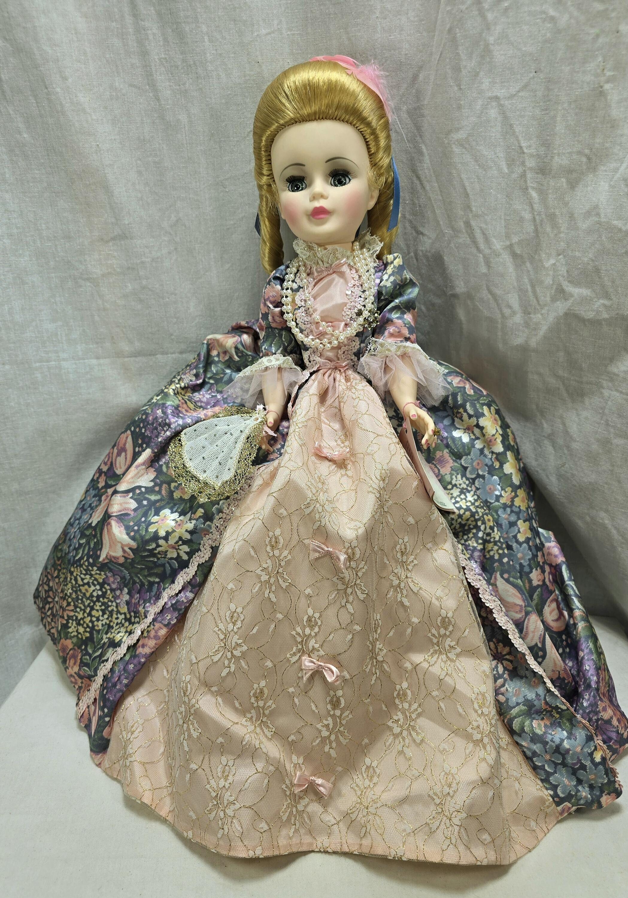 Madame Alexander Portrait Doll, Marie Antoinette 21