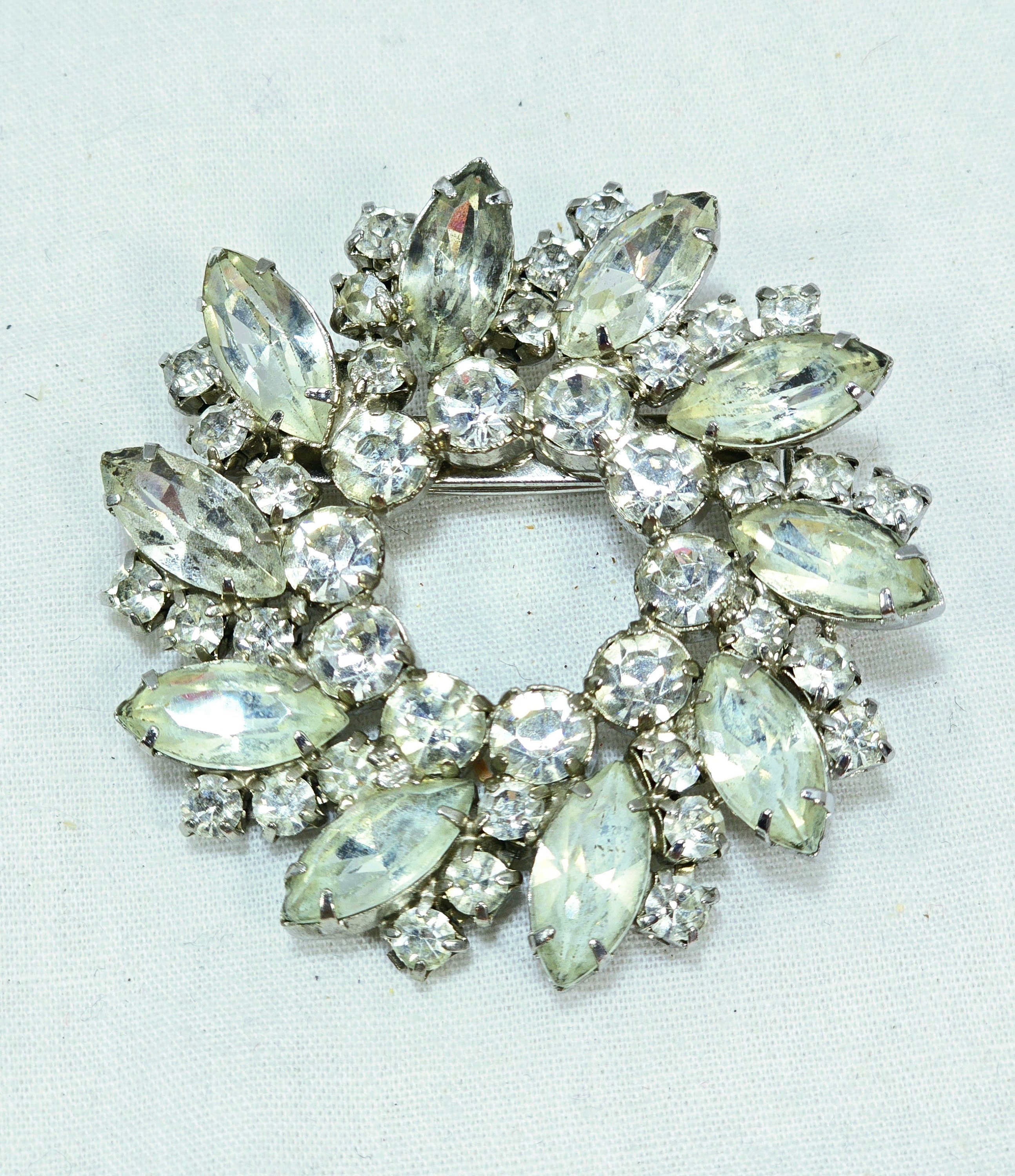 Vintage 1950s Flower Clear Rhinestone Silver Tone Metal