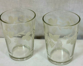 Pair of Bartlett Collins Glasses, Frosted Grapes and Leaves 8 oz. Tumblers