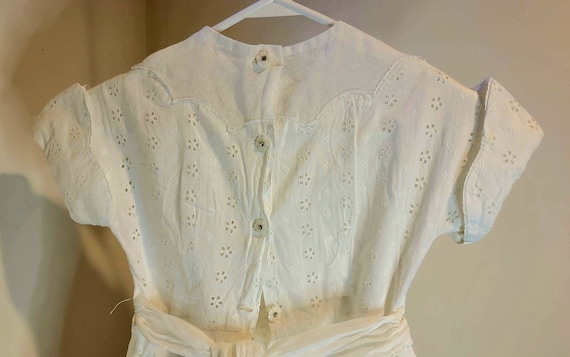 Vintage Girl's White Eyelet Dress, Size 8? - image 4