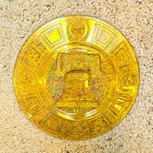 8" Vintage Bicentennial Liberty Bell Glass Collectors Plate Wheaton 1976