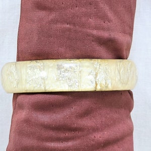 Vintage Bangle Bracelet Lucite with Silver Confetti