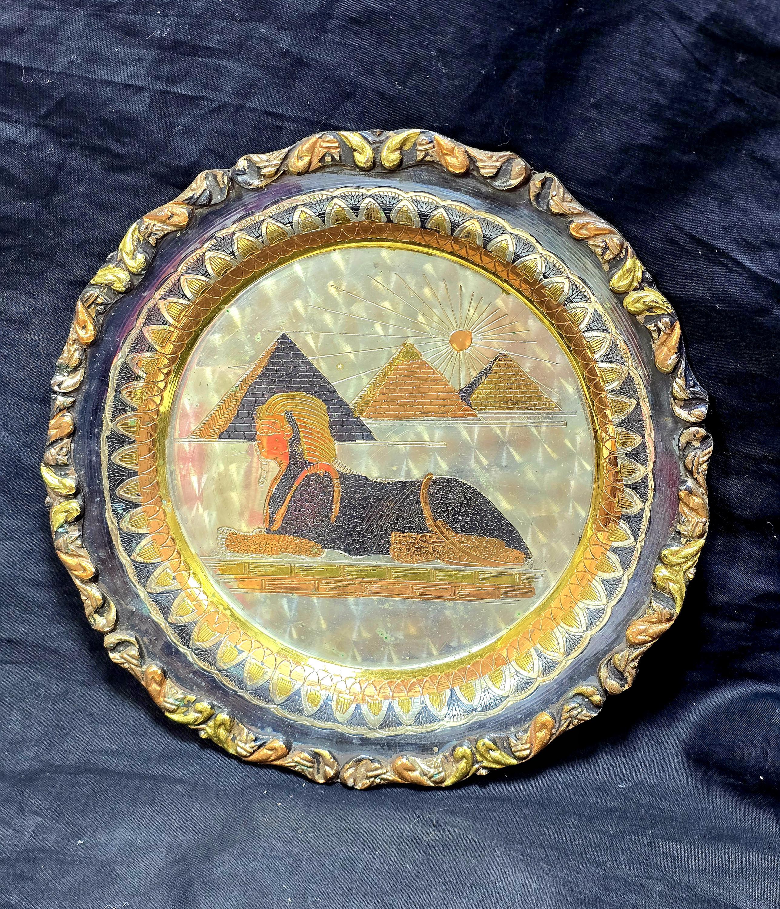 エジプト　デザインのプレート Vintage Egyptian Souvenir Plate: Sphinx & Pyramids, Karnak Shop - Etsy