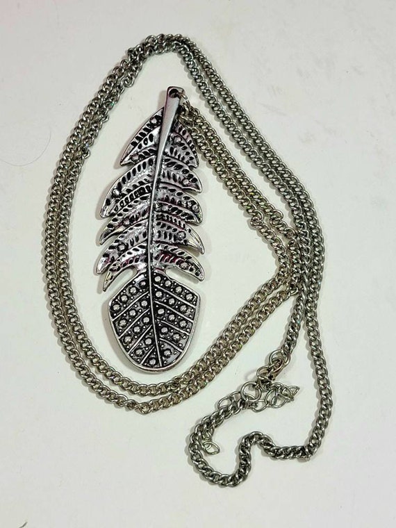 FINAL SALE Vintage Large Statement Leaf Feather P… - image 1