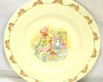Royal Doulton BUNNYKINS Plate 1984 Hanging Wallpaper Made in England Rabbits 8"