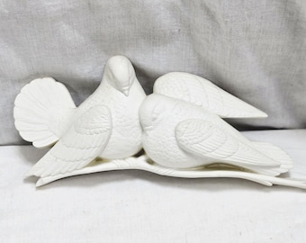 Vintage Homco Burwood Dove Love Birds Wall Plaque Decor 2024D Country Cottage Granny