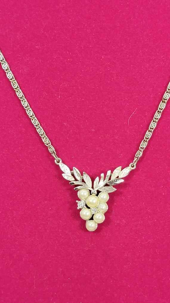 Vintage Avon GLORIANA Grape Cluster Necklace - image 1