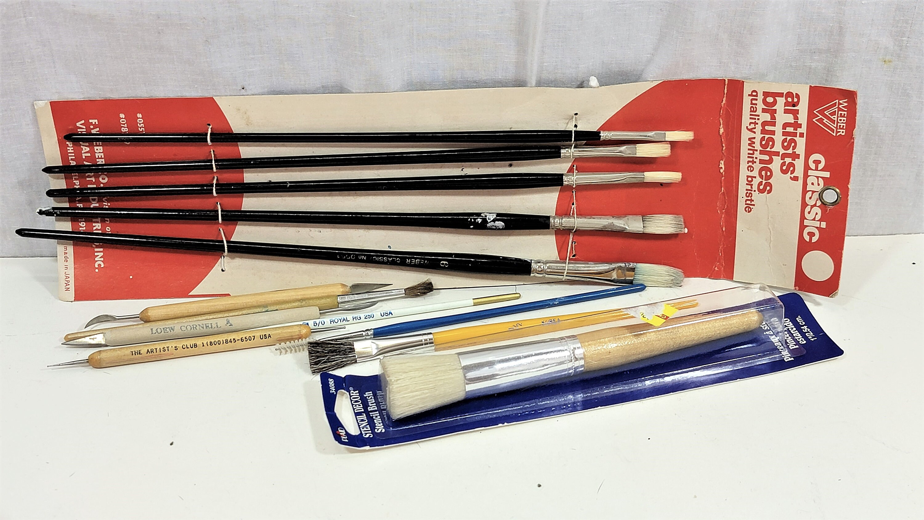 80s Vintage Paintbrushes / LOEW CORNELL Paint Brushes / Artist Materials /  Fine Art Painting / Craft Supplies / Set of 5 