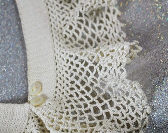 Hand Crocheted Vintage Dress Collar, Creamy White, Button Closure