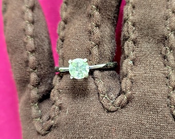 Vintage AVON Sterling Silver Solitaire Ring Size 8