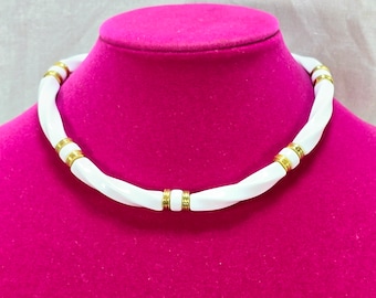 Vintage 1988 Avon Classic Twist White Acrylic Gold Tone Bead Necklace 16-1/2"