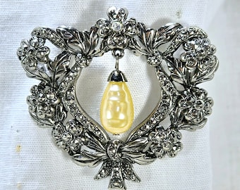 Vintage Avon Pin Brooch Silver Tone Faux Pearl Faux Marcasite Romantic Renaissance