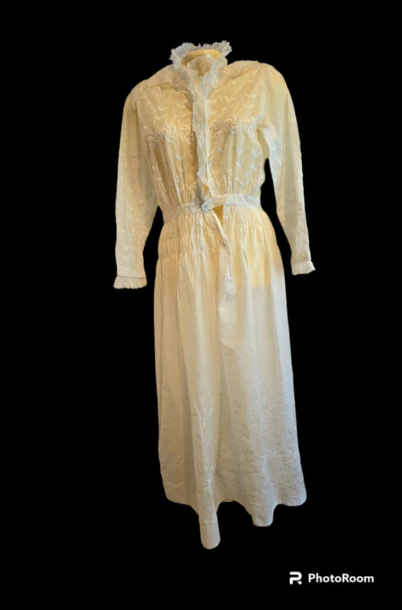 Antique early 1900s eyelet gown | Victorian Edwar… - image 3